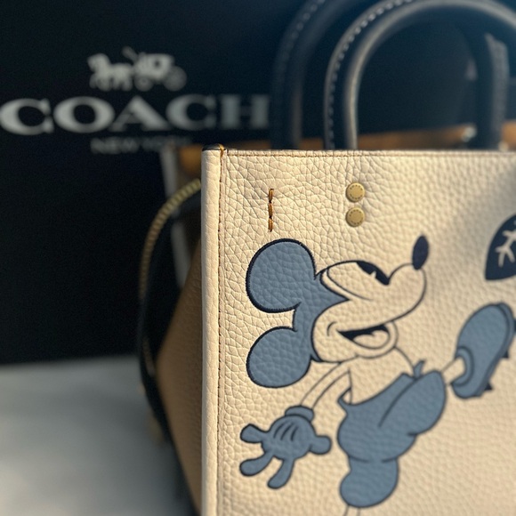 NWT COACH DISNEY ROGUE 25 PEBBLE LEATHER BAG WITH CROSSBODY STRAP. - Picture 4 of 6